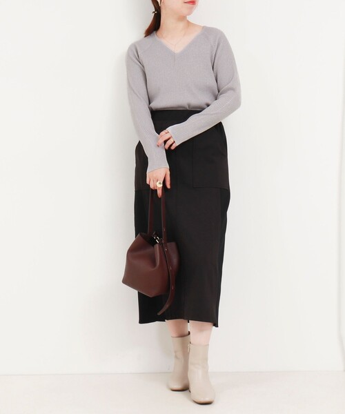 MICO COULIER（ミコクリエ）の「スーパーストレッチ ラメリブVネックプルオーバーニット（ニット/セーター・レディース・ブルー/チャコールグレー/ライトグレー・38）」の16枚目の写真
