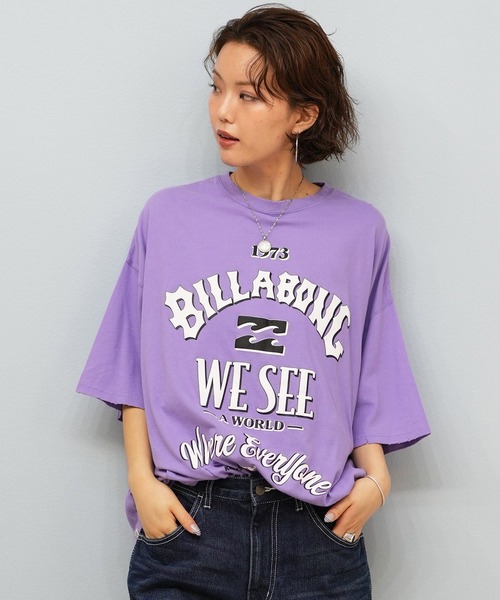 BILLABONG(ビラボン)の「BILLABONG/ビラボン Tシャツ アーチロゴ オーバーサイズ BF014-U01(Tシャツ/カットソー・レディース・アイボリー/スミクロ/パープル/コーラルピンク・L/M)」の4枚目の写真