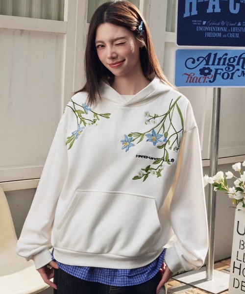 HARSH AND CRUEL(ハーシュアンドクルーエル)の「フラワー刺繍フーディ ビッグシルエット ユニセックス HC25W1TP05【Harsh and Cruel】【2025AW】(パーカー・メンズ・ブラック/ホワイト・L/XL/M)」の6枚目の写真