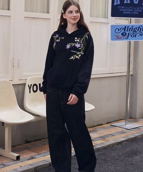 HARSH AND CRUEL(ハーシュアンドクルーエル)の「フラワー刺繍フーディ ビッグシルエット ユニセックス HC25W1TP05【Harsh and Cruel】【2025AW】(パーカー・メンズ・ブラック/ホワイト・L/XL/M)」の10枚目の写真