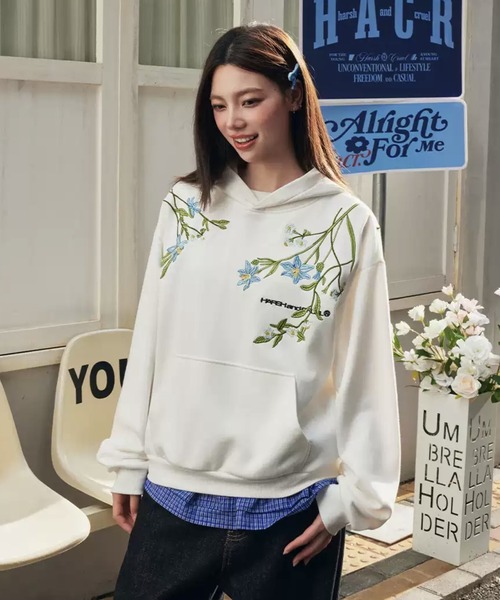 HARSH AND CRUEL(ハーシュアンドクルーエル)の「フラワー刺繍フーディ ビッグシルエット ユニセックス HC25W1TP05【Harsh and Cruel】【2025AW】(パーカー・メンズ・ブラック/ホワイト・L/XL/M)」の7枚目の写真