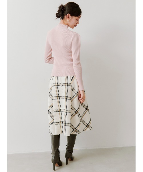 SNIDEL（スナイデル）の「ハイネックリブプルオーバー（ニット/セーター・レディース・ピンク/ホワイト/イエロー/ブラック・F）」の11枚目の写真