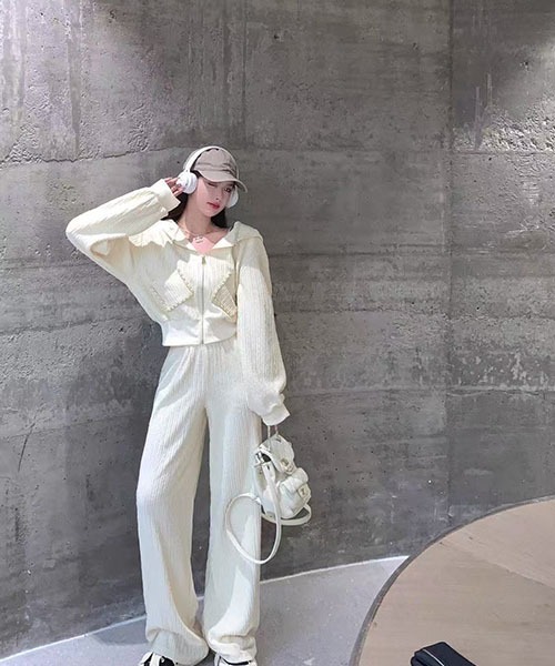 gossip！ロサンゼルス（ゴシップロサンゼルス）の「フード付きクロップドジャケット ハイウエストワイドパンツ セットアップ レディース 2 色展開（セットアップ・レディース・ブラック/オフホワイト・S/M）」の12枚目の写真