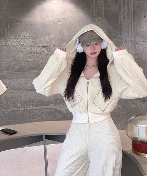 gossip！ロサンゼルス（ゴシップロサンゼルス）の「フード付きクロップドジャケット ハイウエストワイドパンツ セットアップ レディース 2 色展開（セットアップ・レディース・ブラック/オフホワイト・S/M）」の15枚目の写真