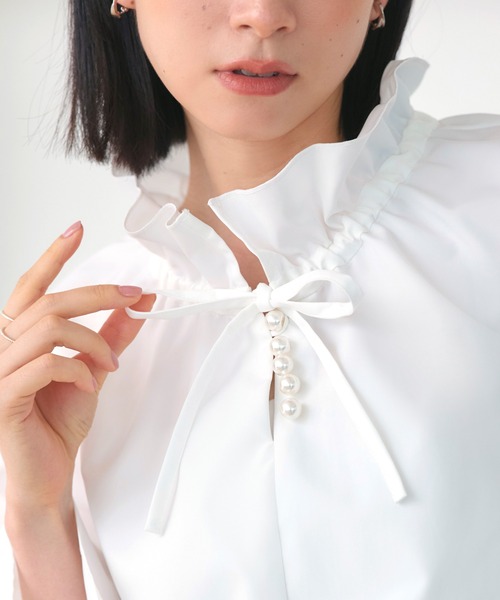 タグ付未使用♡2022年♡ルルウィルビー パールボタン フリル ブラウス 2 タグ付未使用♡2022年♡ルルウィルビー パールボタン フリル ブラウス 2