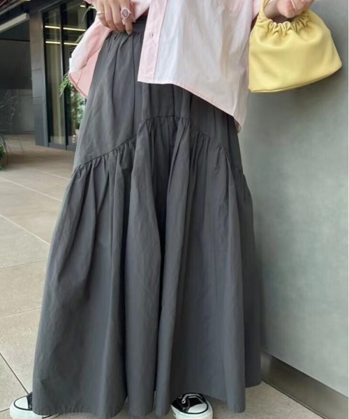 cammie(キャミー)の「切替ギャザーロングフレアスカート(スカート・レディース・ブラック/オフホワイト/ダークグレー・F)」の3枚目の写真