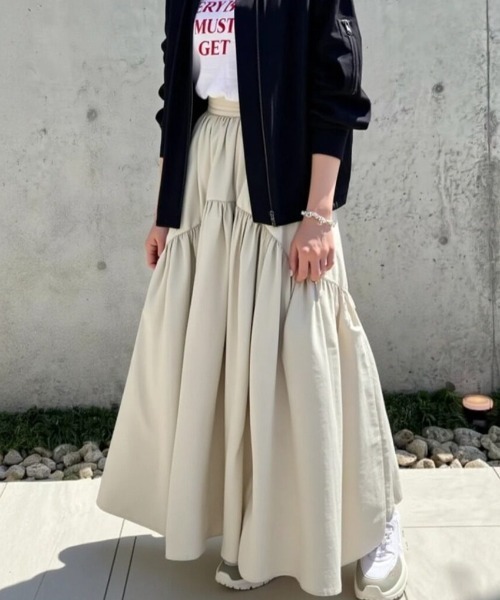 cammie(キャミー)の「切替ギャザーロングフレアスカート(スカート・レディース・ブラック/オフホワイト/ダークグレー・F)」の7枚目の写真