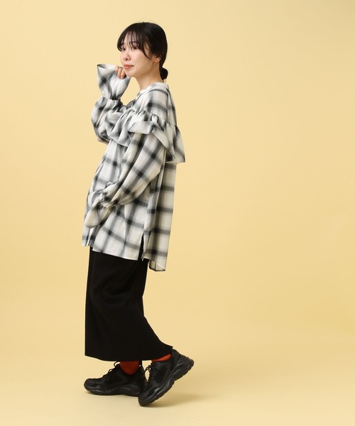 LEPSIM（レプシィム）の「【産前・産後対応】マタニティ／無地柄フリルブラウス　587109（マタニティウェア/グッズ・レディース・ブラウン/アイボリー/ブラック・ONE SIZE）」の9枚目の写真