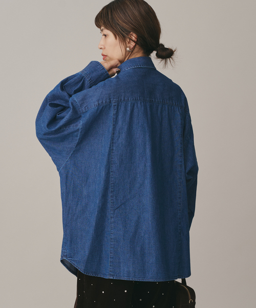 IENA（イエナ）の「ファインデニムドルマンワーカーズシャツ（シャツ/ブラウス・レディース・ブルー・FREE）」の6枚目の写真
