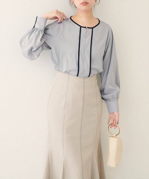 natural couture（ナチュラルクチュール）の「メタルホック付きパイピングブラウス（シャツ/ブラウス・レディース・ベージュ/ネイビー/アイボリー/ピンクベージュ/グレー・FREE）」の21枚目の写真