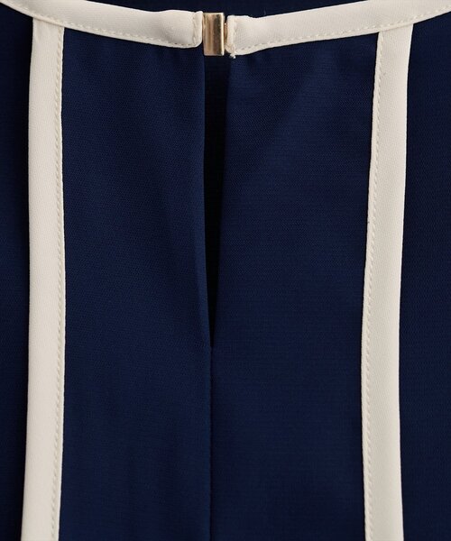 natural couture（ナチュラルクチュール）の「メタルホック付きパイピングブラウス（シャツ/ブラウス・レディース・ベージュ/ネイビー/アイボリー/ピンクベージュ/グレー・FREE）」の15枚目の写真