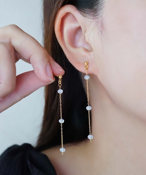 CERCA（チェルカ）の「saran jewelry/3つのガラスビーズ チェーン ピアス/アレルギー対応（ピアス（両耳用）・レディース・クリア/ホワイト×ブルー/ブラック/ピンク系その他・FREE）」の5枚目の写真