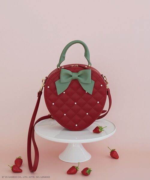 メゾンドフルール いちご新聞 サンリオ コラボ　いちご　バッグ いちご新聞 いちごショルダーバッグ（ショルダーバッグ）｜sanrio
