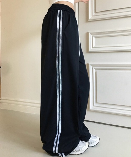 anyonemore(エニワンモア)の「anyonemore(エニワンモア)/サイドレースライン ドローストリング トラック トレーニング パンツ/Dove Line Track Training Pants(その他パンツ・レディース・ベージュ/ネイビー/ブラック・FREE)」の3枚目の写真