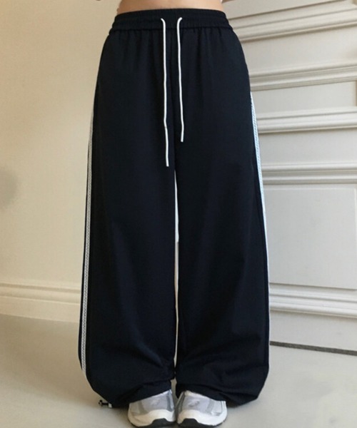 anyonemore(エニワンモア)の「anyonemore(エニワンモア)/サイドレースライン ドローストリング トラック トレーニング パンツ/Dove Line Track Training Pants(その他パンツ・レディース・ベージュ/ネイビー/ブラック・FREE)」の22枚目の写真