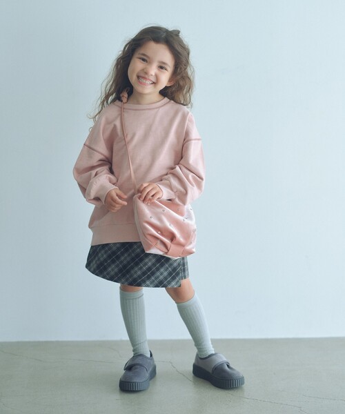 green label relaxing（グリーンレーベルリラクシング）の「裏毛 配色ステッチ プルオーバー / キッズ  100cm-160cm（Tシャツ/カットソー・キッズ・ナチュラル/ライトピンク/ライトブルー/ダークグレー・140cm/130cm/160cm/100cm/110cm/120cm/150cm）」の6枚目の写真