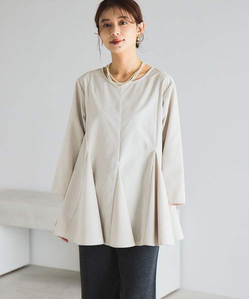 studio CLIP（スタディオクリップ）の「フレアヘムチュニックブラウス《オケージョン2025AW》（シャツ/ブラウス・レディース・ベージュ系その他/オフホワイト/ブラック・FREE）」の3枚目の写真