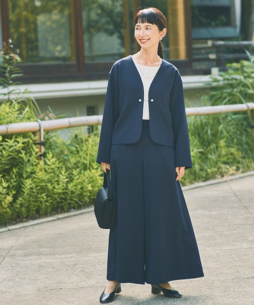 studio CLIP（スタディオクリップ）の「フレアヘムチュニックブラウス《オケージョン2025AW》（シャツ/ブラウス・レディース・ベージュ系その他/オフホワイト/ブラック・FREE）」の4枚目の写真