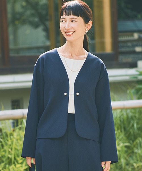 studio CLIP（スタディオクリップ）の「フレアヘムチュニックブラウス《オケージョン2025AW》（シャツ/ブラウス・レディース・ベージュ系その他/オフホワイト/ブラック・FREE）」の5枚目の写真