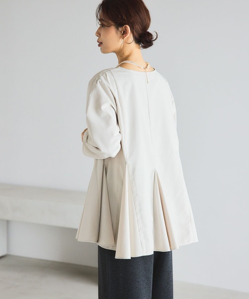 studio CLIP（スタディオクリップ）の「フレアヘムチュニックブラウス《オケージョン2025AW》（シャツ/ブラウス・レディース・ベージュ系その他/オフホワイト/ブラック・FREE）」の16枚目の写真