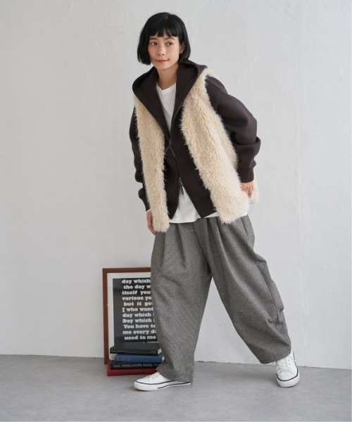 LBC（エルビーシー）の「モールタックカーブパンツ（その他パンツ・レディース・ベージュ/その他1/ブラック・M/L）」の6枚目の写真