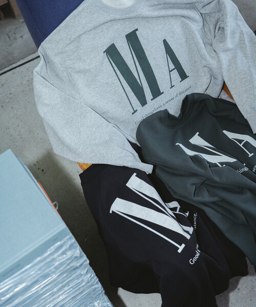 Firsthand（ファーストハンド）の「MA Firsthand/マ ファーストハンド MA プリントロゴ クルーネックスウェット / 裏毛 / リラックスフィット（スウェット・メンズ・オリーブ/ブラック/グレー・MEDIUM/LARGE）」の6枚目の写真