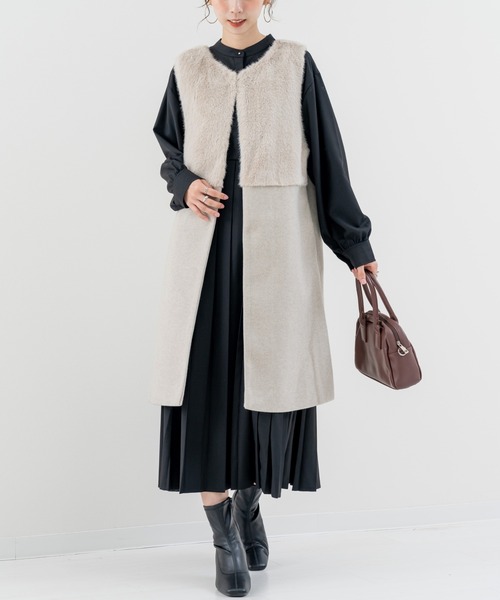 refinedworks（リファインドワークス）の「【refinedworks】きれいめ派 の方にオススメしたい ファー付きジレ！（ベスト・レディース・グレイッシュベージュ/ブラック・FREE）」の11枚目の写真