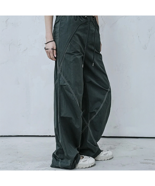 AVANDRESS(アバンドレス )の「ダイヤステッチタスランパンツ 2COL(スウェットパンツ・レディース・ブラック/チャコール・SMALL/MEDIUM)」の2枚目の写真