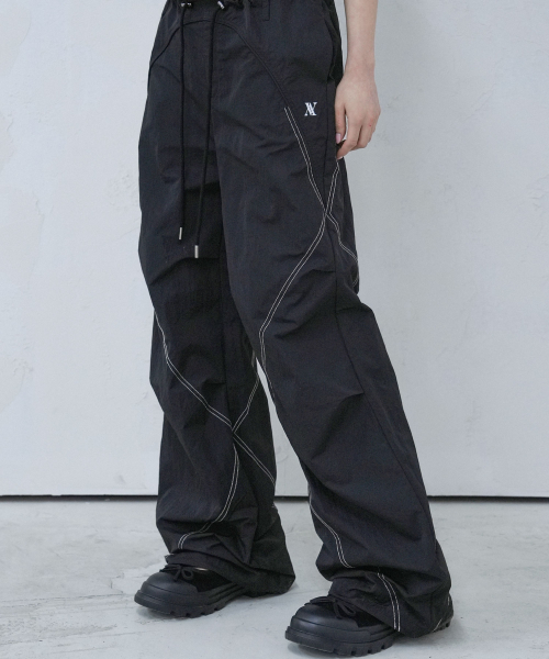 AVANDRESS(アバンドレス )の「ダイヤステッチタスランパンツ 2COL(スウェットパンツ・レディース・ブラック/チャコール・SMALL/MEDIUM)」の3枚目の写真