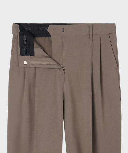 MUSINSA STANDARD WOMAN(ムシンサスタンダードウーマン)の「レディースライトウェイトハイウエストワイドヒドゥンバンディングスラックス【ダスティベージュ】(スラックス・レディース・その他・30/24/25/26/28/29/27/31/32/34)」の5枚目の写真