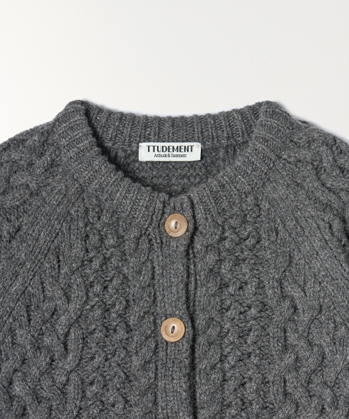 TTUDEMENT（トュードメント）の「CABLE CARDIGAN CHARCOAL（カーディガン/ボレロ・レディース・その他・FREE）」の4枚目の写真