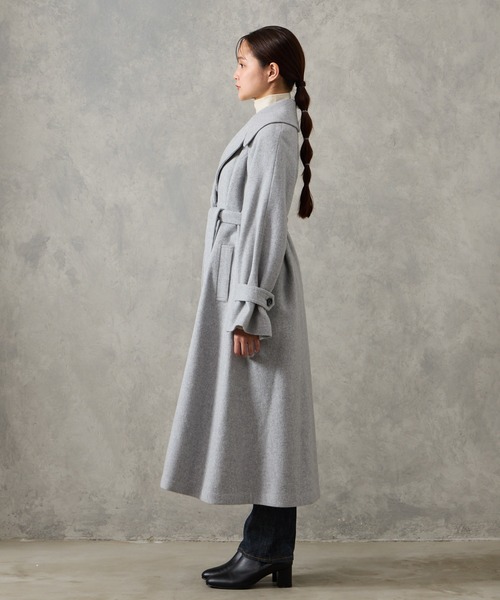 AIMER（エメ）の「RESCWOOL(R) モッサビッグカラーフィット&フレアベルテッドコート（その他アウター・レディース・アイボリー/ライトグレー/ブラウン・MEDIUM）」の17枚目の写真