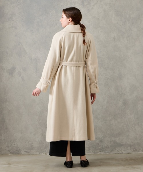 AIMER（エメ）の「RESCWOOL(R) モッサビッグカラーフィット&フレアベルテッドコート（その他アウター・レディース・アイボリー/ライトグレー/ブラウン・MEDIUM）」の10枚目の写真