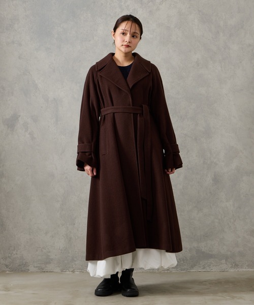 AIMER（エメ）の「RESCWOOL(R) モッサビッグカラーフィット&フレアベルテッドコート（その他アウター・レディース・アイボリー/ライトグレー/ブラウン・MEDIUM）」の11枚目の写真