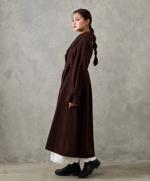 AIMER（エメ）の「RESCWOOL(R) モッサビッグカラーフィット&フレアベルテッドコート（その他アウター・レディース・アイボリー/ライトグレー/ブラウン・MEDIUM）」の12枚目の写真