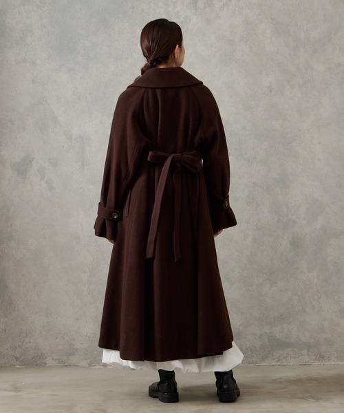 AIMER（エメ）の「RESCWOOL(R) モッサビッグカラーフィット&フレアベルテッドコート（その他アウター・レディース・アイボリー/ライトグレー/ブラウン・MEDIUM）」の15枚目の写真