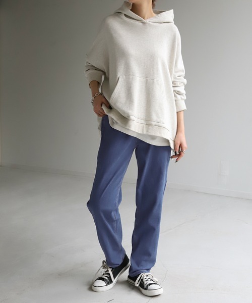 HUG.U(ハグユー)の「<選べるM~3Lサイズ・2丈> 激楽テーパードデニムパンツ(デニムパンツ・レディース・インディゴブルー/ライトインディゴブルー/ブルー・3L(トール丈)/2L(トール丈)/M(トール丈)/L(トール丈)/2L(レギュラー丈)/M(レギュラー丈)/L(レギュラー丈)/3L(レギュラー丈))」の9枚目の写真