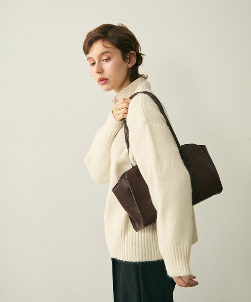 full/fill.(フルフィル)の「faux leather boston bag / フェイクレザーボストンバッグ(ボストンバッグ・レディース・ブラウン/ブラック・FREE)」の6枚目の写真