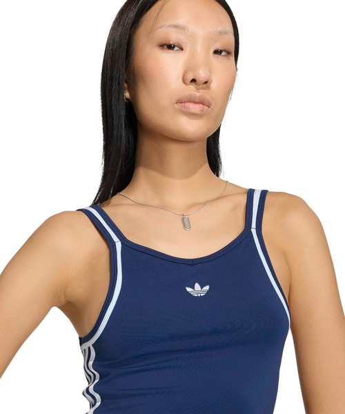 adidas（アディダス）の「adidas SUMMER GLOW VINTAGE INSPIRED SLIM TANK TOP / アディダス サマーグロー ビンテージ インスパイアード スリム タンク（タンクトップ・レディース・ネイビー・M/L/S）」の2枚目の写真