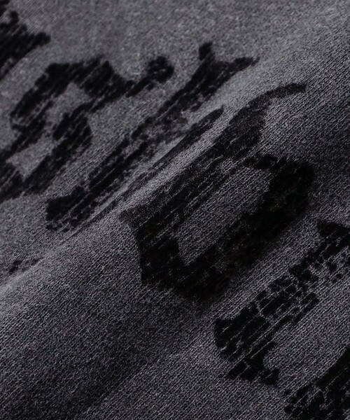 BEAMS（ビームス）の「【リラックスフィット】プリント フェード スウェット（スウェット・メンズ・ブラック/レッド・S/M/L/XL）」の7枚目の写真