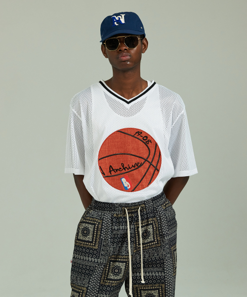 Beyond Closet（-）の「[COLLECTION LINE] ハンドメイドアートピースバスケットボールロゴメッシュジャージ半袖Tシャツホワイト（Tシャツ/カットソー・メンズ・その他・MEDIUM/LARGE）」の2枚目の写真