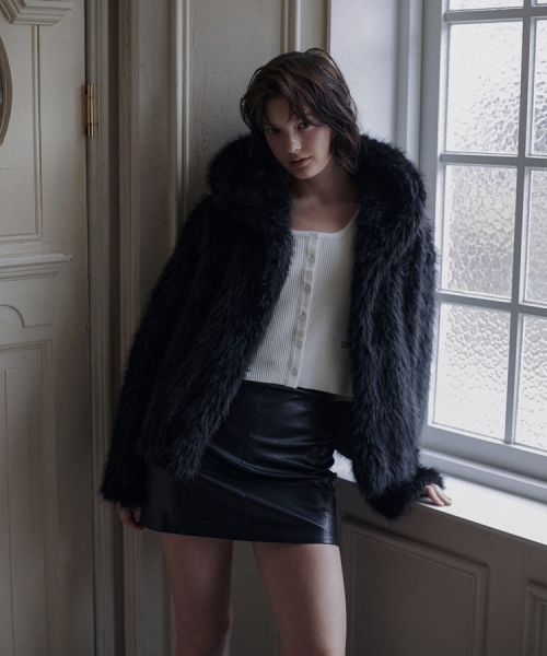 DEHEVE（デヘヴェ）の「Overfit Hood Fur Jacket [Black]（ムートンコート・レディース・ブラック・FREE）」の6枚目の写真