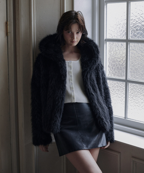 DEHEVE（デヘヴェ）の「Overfit Hood Fur Jacket [Black]（ムートンコート・レディース・ブラック・FREE）」の8枚目の写真