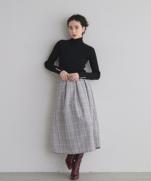 &. NOSTALGIA（アンドドットノスタルジア）の「ツイードタックフレアスカート（スカート・レディース・ブラック/オフホワイト/ブルー・M）」の4枚目の写真