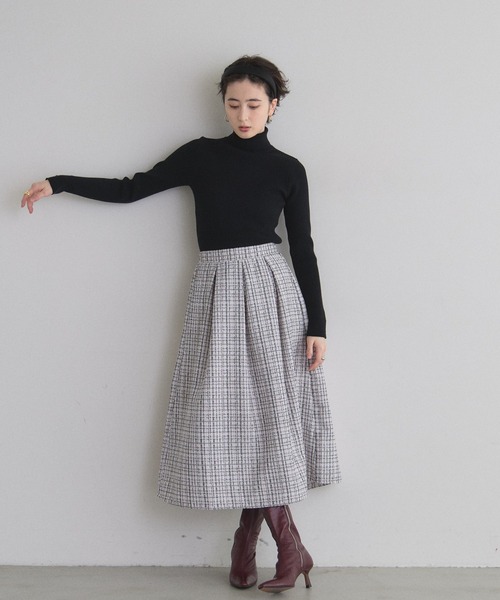 &. NOSTALGIA（アンドドットノスタルジア）の「ツイードタックフレアスカート（スカート・レディース・ブラック/オフホワイト/ブルー・M）」の5枚目の写真