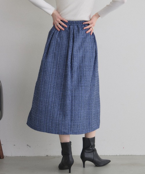 &. NOSTALGIA（アンドドットノスタルジア）の「ツイードタックフレアスカート（スカート・レディース・ブラック/オフホワイト/ブルー・M）」の13枚目の写真