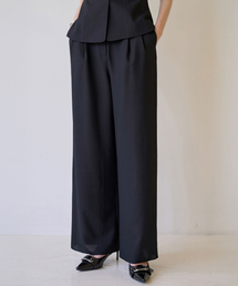 ILROZE（イルロジェ）の「ヌエアリーパンツ (ブラック)（スラックス）」