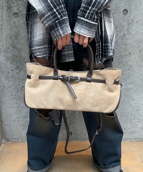 ROGER AND RAW（ロジャーアンドロウ）の「[肩紐付き] フェイクスエードスクエアバッグ（ハンドバッグ・レディース・ブラック/ベージュ/ブラウン・FREE）」の13枚目の写真