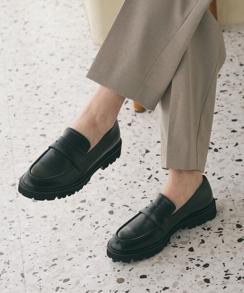 BEAUTY&YOUTH UNITED ARROWS(ビューティーアンドユースユナイテッドアローズ)の「レザーライク コインローファー(ローファー・レディース・ブラック・25cm/24.5cm/24cm/23.5cm/23cm)」の2枚目の写真