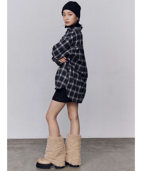 EMODA(エモダ)の「エッジレースオーバーシャツ(シャツ/ブラウス・レディース・ブラック/ベージュ/ネイビー・FREE)」の7枚目の写真